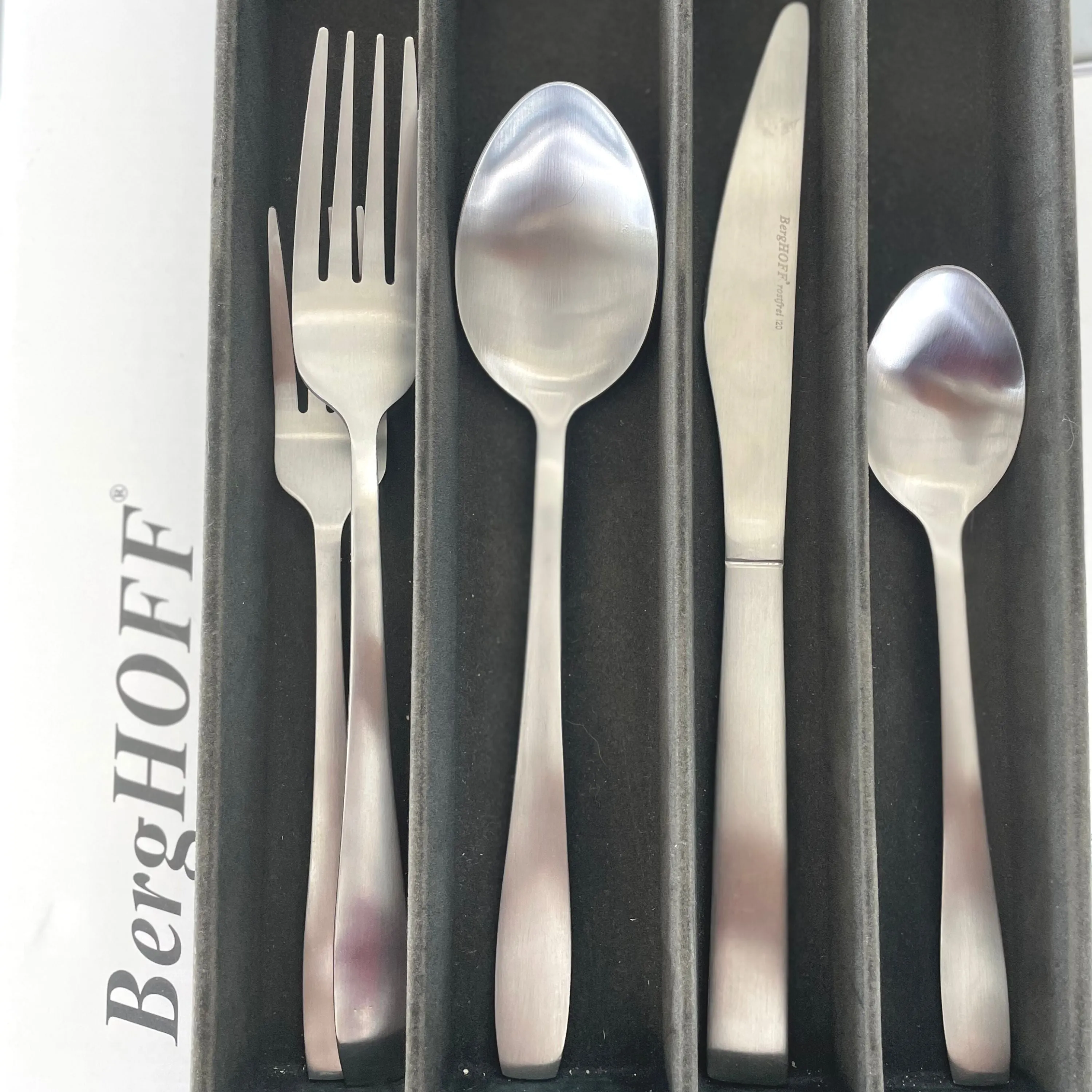 BergHOFF Essentials 20Pc 18/10 Stainless Steel Flatware Set, Taper