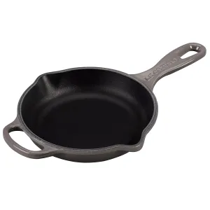 Le Creuset Signature 9'' Iron Handle Skillet - Oyster