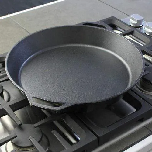 Lodge Pro Logic Cast Iron 17in Two-Handle Skillet